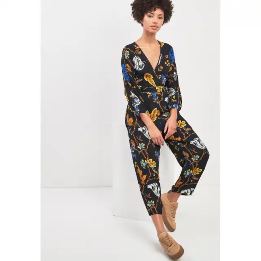WHISTLES black floral scarf print 3/4 sleeve jumpsuit US size 8. Unique print